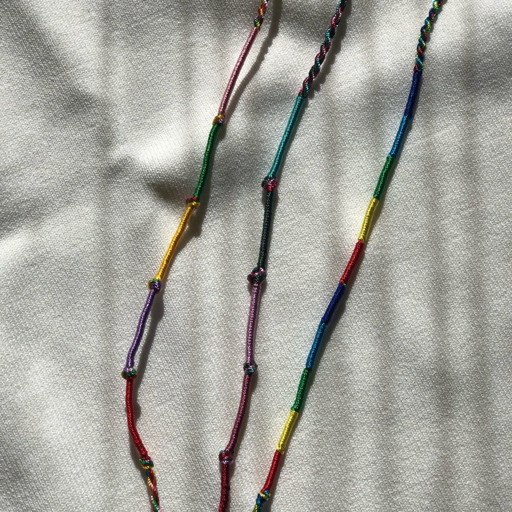 Three string bracelets - Picture 3 of 4